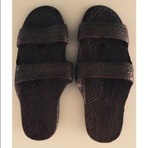 Brown embossed Birkenstock style sandal
